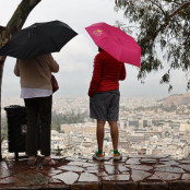 Σάκης Αρναούτογλου