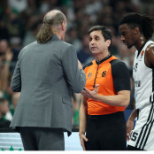 Νίκολα Ακέλε