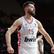 Άλεκ Πίτερς