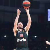 Κώστας Παπανικολάου