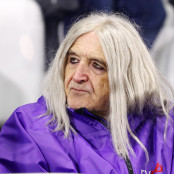 Νίκος Καρβέλας