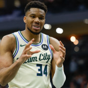 Άλεξ Αντετοκούνμπο