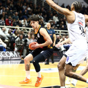 Νάσος Μπαζίνας