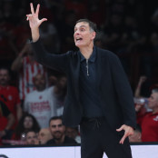Ντόντα Χολ