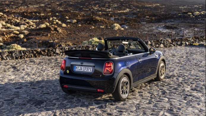 MINI Cooper SE Cabrio: Ηλεκτρικό σε μόλις 999 αντίτυπα - Ποια είναι η αυτονομία του και πότε έρχεται