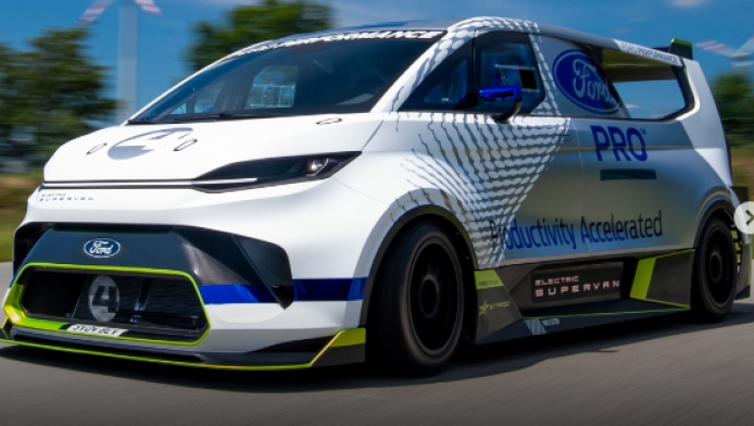 Ford: Το Electric SuperVan 4 με τις σούπερ επιδόσεις  