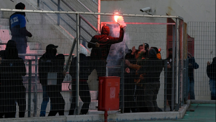 "Πόλεμος" ανακοινώσεων ανάμεσα σε ΑΕΛ-Νίκη Βόλου - "Υπογραφές για παραλαβή κερκίδας" - "Ανοιγμένα κεφάλια"