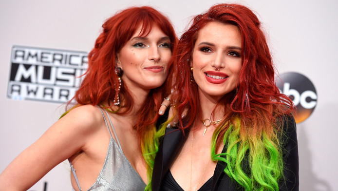 "Ξεσάλωσε" η Bella Thorne - Οι εντυπωσιακές "καμπύλες" της και το μικροσκοπικό μαγιό - Δείτε ΦΩΤΟ!