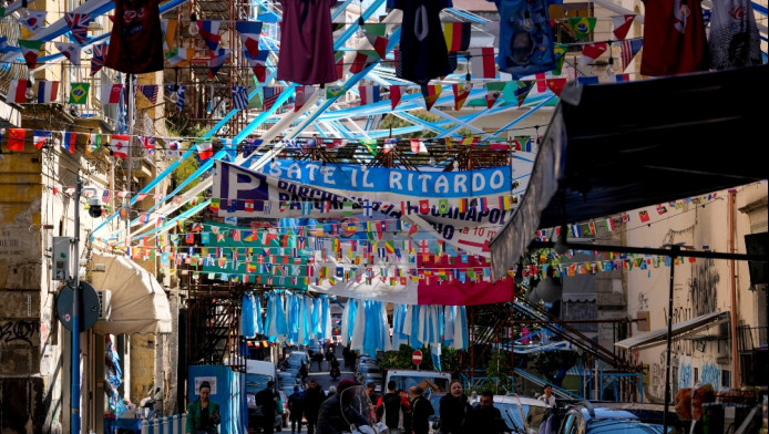 Ιστορικές στιγμές στη Νάπολη - "Φλέγεται" η πόλη για το Scudetto - Περίμενε από το 1990!