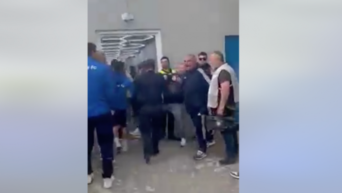 Χαμός στη Νίκαια πριν τον "τελικό" παραμονής - Η Λαμία καταγγέλλει επίθεση σε ποδοσφαιριστή! (ΒΙΝΤΕΟ)