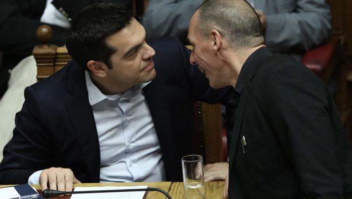 Δημοσκόπηση με βόμβες: Η διαφορά ΝΔ-ΣΥΡΙΖΑ και η νέα βουλή - Διάσωση Τσίπρα, "καταστροφή" Βαρουφάκη