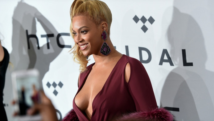 Η Beyoncé τα πέταξε όλα και τραγουδά κάντρι – Το νέο, σχεδόν γυμνό, πρότζεκτ της (ΒΙΝΤΕΟ)