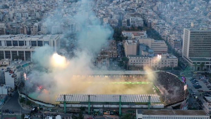 Καταδρομική επίθεση έξω από τη Λεωφόρο στις 12.00 το μεσημέρι - Ξεφεύγει η κατάσταση! (ΒΙΝΤΕΟ)