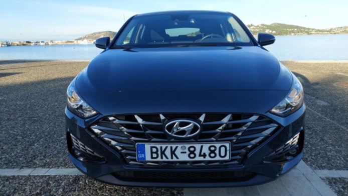 Δοκιμάζουμε το ανανεωμένο Hyundai i30 Fastback 1,5 48V Hybrid