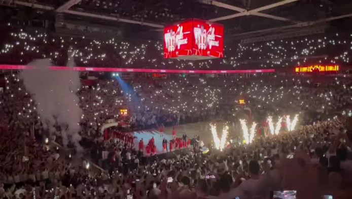 Ατμόσφαιρα βγαλμένη από παραμύθι στη Stark Arena για το ντέρμπι του Ερυθρού Αστέρα με την Παρτιζάν! (ΒΙΝΤΕΟ)