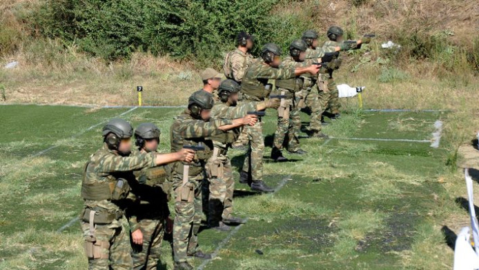 Τέρμα το «γόπινγκ» και το «γερμανικό»: Τι φέρνει στον ελληνικό στρατό το «φινλανδικό μοντέλο» που προανήγγειλε ο Δένδιας
