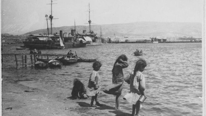 Αυτά είναι τα παιδιά του Πειραιά! Οι γαβριάδες που έγιναν το παρατσούκλι των οπαδών του Ολυμπιακού