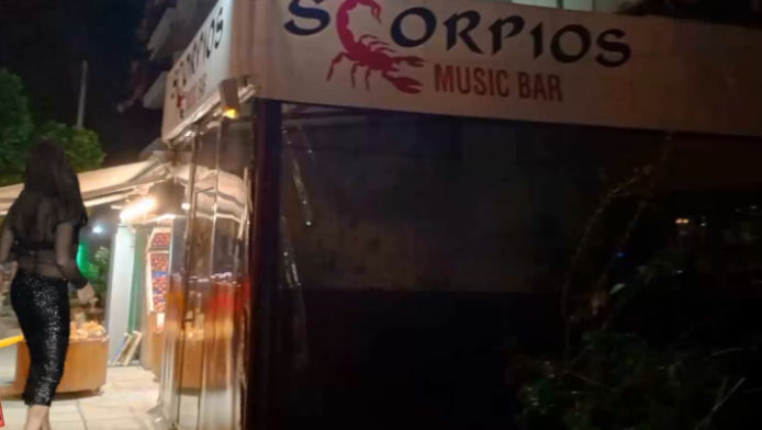 Scorpios music bar: Ο Ευαγγελάτος ξεσκεπάζει τα ένοχα μυστικά της μπαργούμαν (Vid)