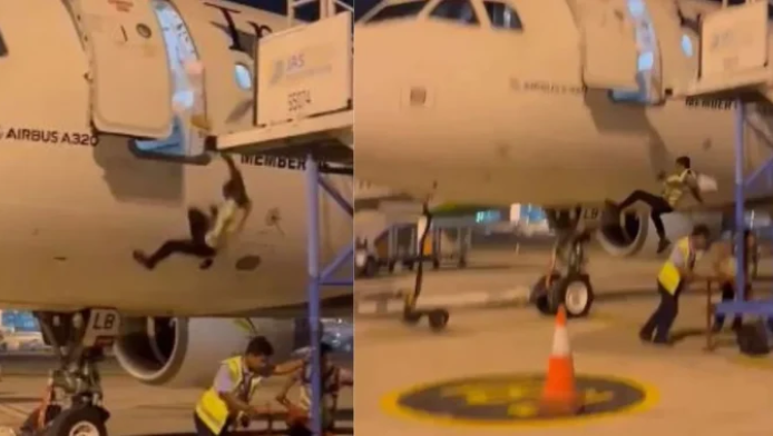Σοκ: Υπάλληλος πέφτει από αεροσκάφος μετά την απομάκρυνση της σκάλας (Vid)