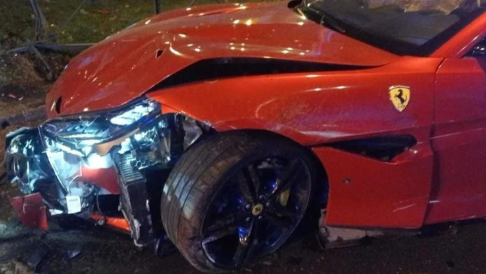 Μυστήριο με διαλυμένη Ferrari ποδοσφαιριστή! Ποιος οδηγούσε στο τρακάρισμα