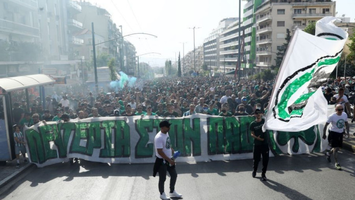 Χειροπέδες σε 12 οπαδούς του Παναθηναϊκού – Με ποιες κατηγορίες βαρύνονται