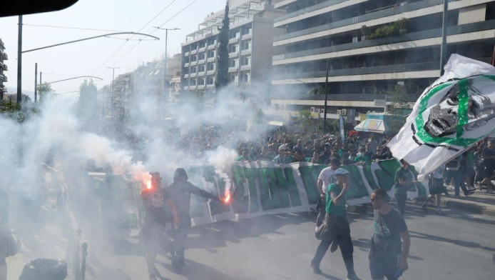 Οργή... λαού κατά Αλαφούζου! Σταμάτησε η ΕΛΑΣ τους οπαδούς του ΠΑΟ (pic-vd)