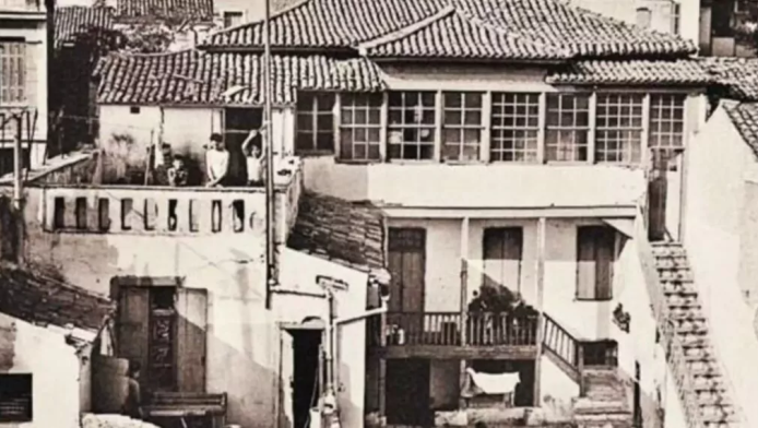 Ποιος ήταν ο πρώτος ένοικος της οικίας που έμεινε γνωστή ως Οικία Κοκοβίκου
