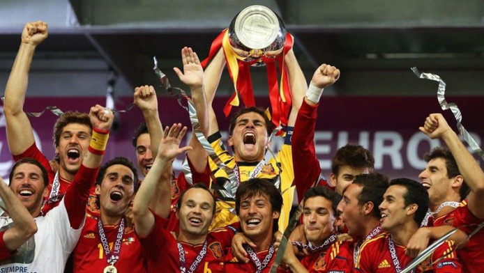 EURO 2012: Τέλεια ομάδα η Ισπανία, προημιτελικά η Ελλάδα!