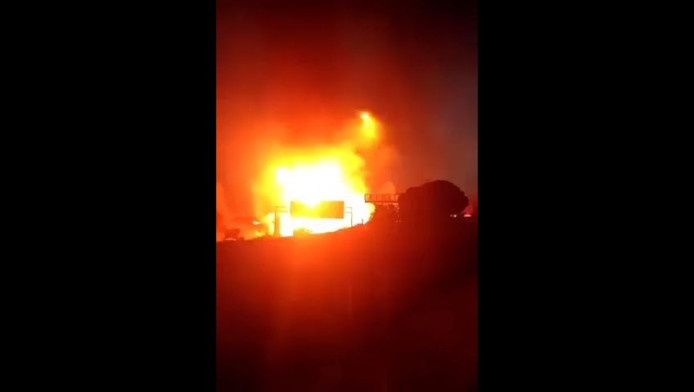 Φωτιά στη γέφυρα του Ισθμού - Εξερράγη βυτιοφόρο με καύσιμα (ΒΙΝΤΕΟ)