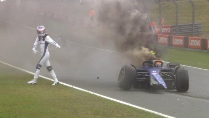 Τρομακτικό ατύχημα στη F1 - Σοκαριστική σύγκρουση, πήρε φωτιά το μονοθέσιο!