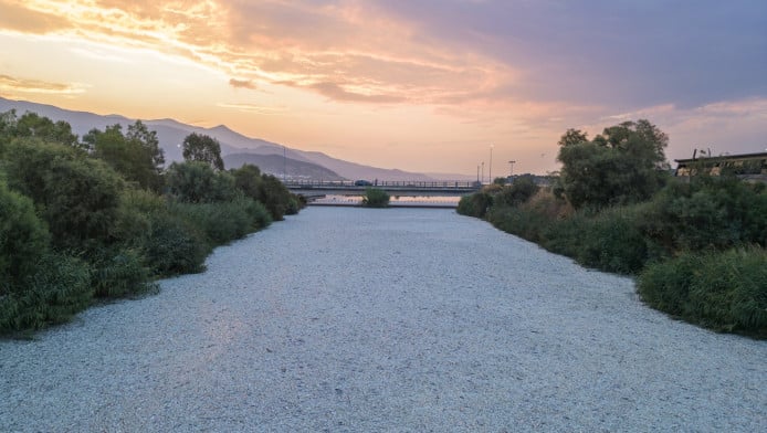 Εικόνες αποκάλυψης στον Βόλο με τα νεκρά ψάρια! Όλη η αλήθεια από drone