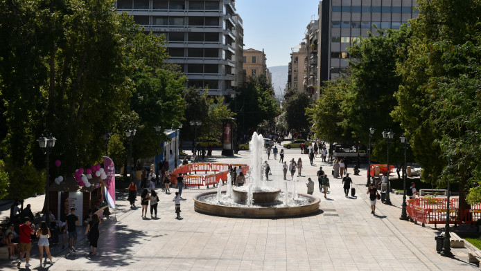 Τρία σημεία στην Αθήνα για βραδινή έξοδο, φαγητό και ποτό