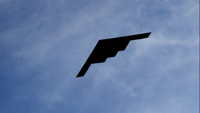 Stealth B-2: Αυτο είναι το "αόρατο" όπλο των ΗΠΑ που βομβάρδισε τους Χούθι 