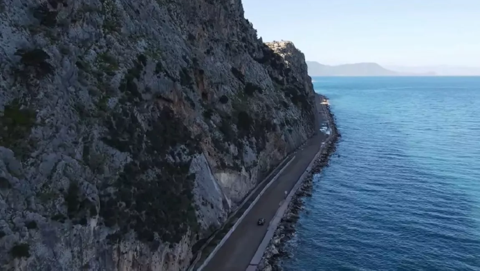 Αυτός είναι ένας από τους πιο ριψοκίνδυνους δρόμους της Αττικής