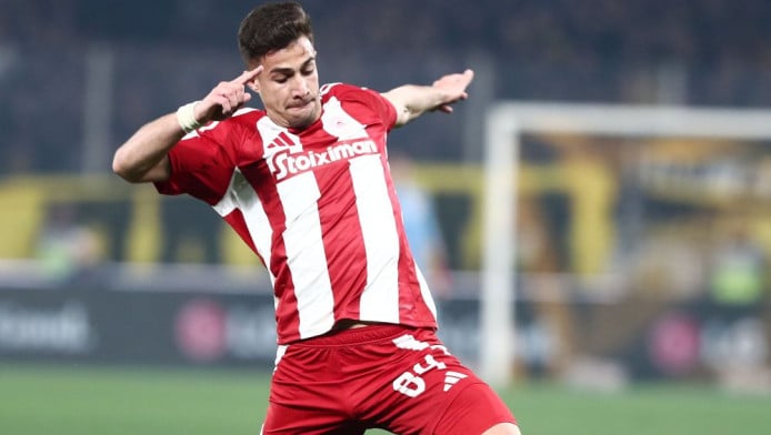 Ώπα! Καμπανάκι σε Ολυμπιακό από Premier League: Αυτή η ομάδα θέλει Κωστούλα