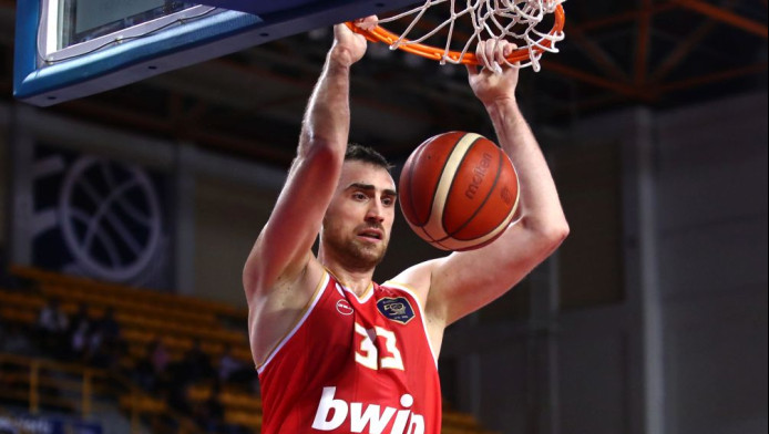 "Ο Μιλουτίνοφ σκέφτηκε να φύγει από τον Ολυμπιακό - Ποιος τον έπεισε"