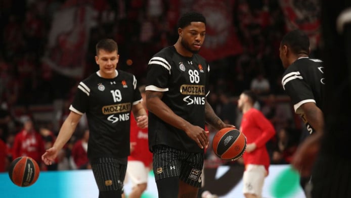 "Ντόμινο" εξελίξεων στην Παρτιζάν - Φεύγουν και οι συνεργάτες του Ζοτς