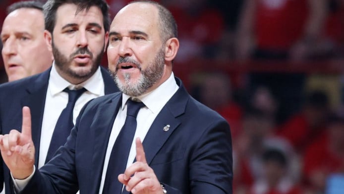 Ματέο: "Ίσως έπρεπε να είχα παραπονεθεί για τη διαιτησία στον Πειραιά..."