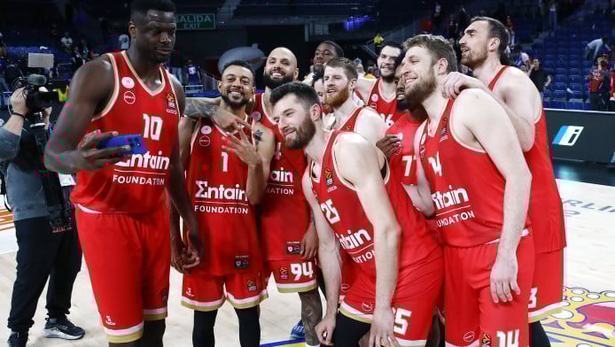 Συγκλονιστικές στιγμές στη Μαδρίτη! Πνίγηκαν στις αγκαλιές οι παίκτες