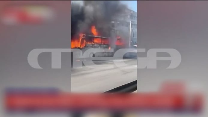 Λεωφορείο "λαμπάδιασε" στη Λεωφόρο Αθηνών! (ΒΙΝΤΕΟ) 