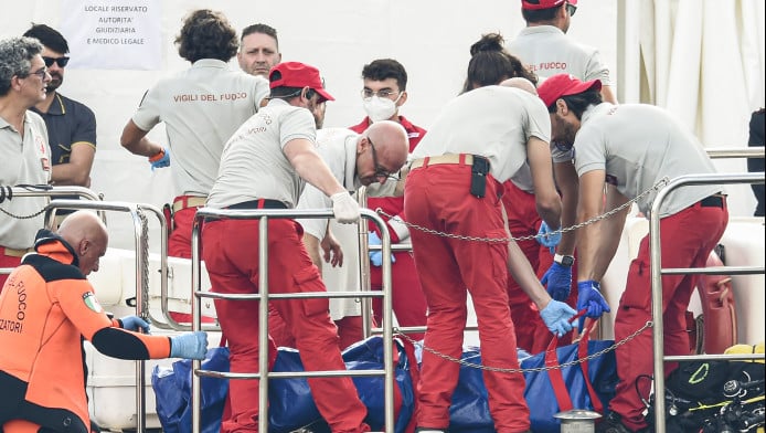 Σοκαριστικές λεπτομέρειες από τη βύθιση του γιοτ Bayesian στην Σικελία