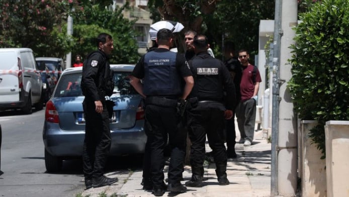 Φρίκη στη Νέα Σμύρνη: "Ο πατέρας μου σκότωσε τον αδερφό μου" (ΒΙΝΤΕΟ)