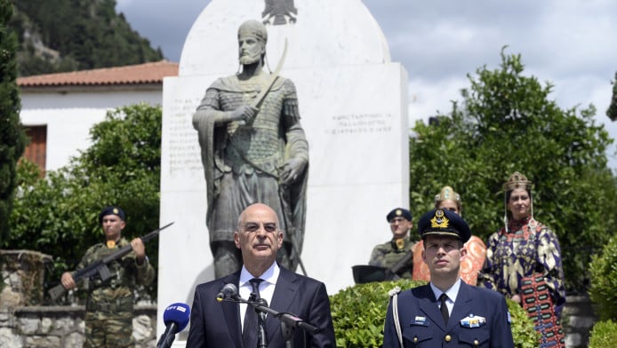 Κεραυνοί Δένδια για το SAFE! "Κερκόπορτα" για Τουρκία