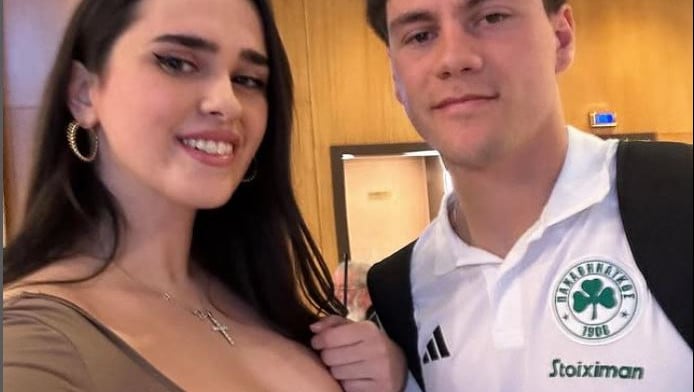 Η εντυπωσιακή φωτογράφος και οι selfies με τους παίκτες του Παναθηναϊκού!