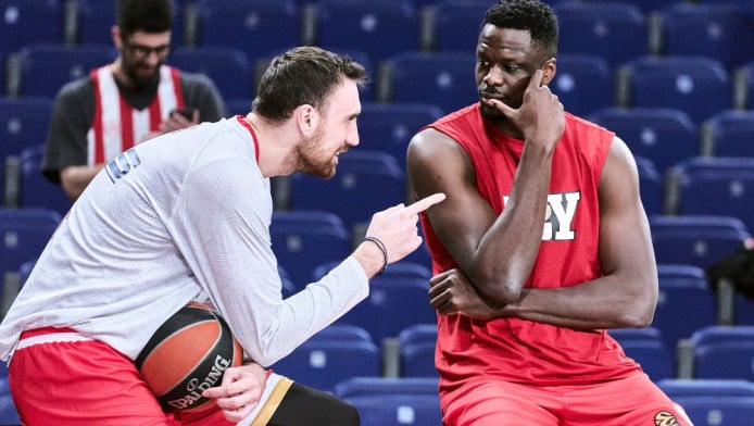 "Αυτόν θα κρατούσα στον Ολυμπιακό ανάμεσα σε Φαλ και Μιλουτίνοφ" (ΒΙΝΤΕΟ)