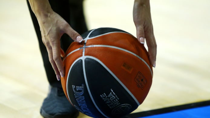 Οι… υπερασπιστές του συστήματος, τα έβαψαν μαύρα για πέντε διαιτητές