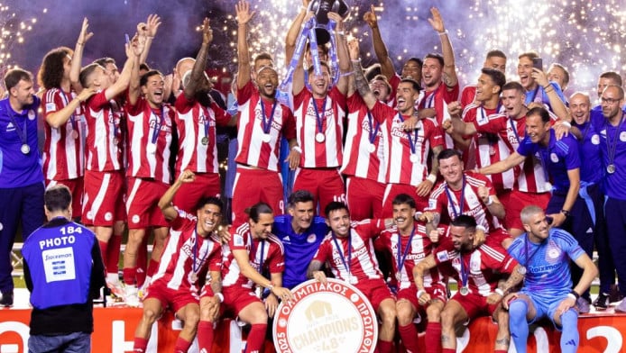 Έτσι γιόρτασε το 48ο ο Ολυμπιακός (ΒΙΝΤΕΟ)