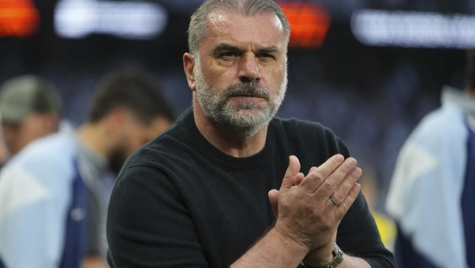 Ο Ποστέκογλου διόρθωσε δημοσιογράφο: "Είμαι επίσης Έλληνας και περήφανος"