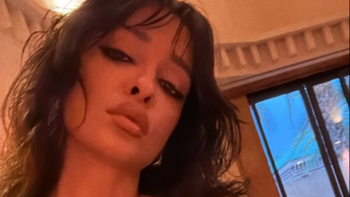 Πιο σέξι από ποτέ η Ελένη Φουρέιρα: "Φωτιά" με lime dress (ΦΩΤΟ)