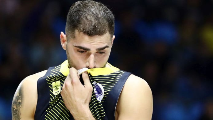 Το... ανακοίνωσε ο Τολιόπουλος: Υπέγραψε φανέλα του Παναθηναϊκού! (ΦΩΤΟ)